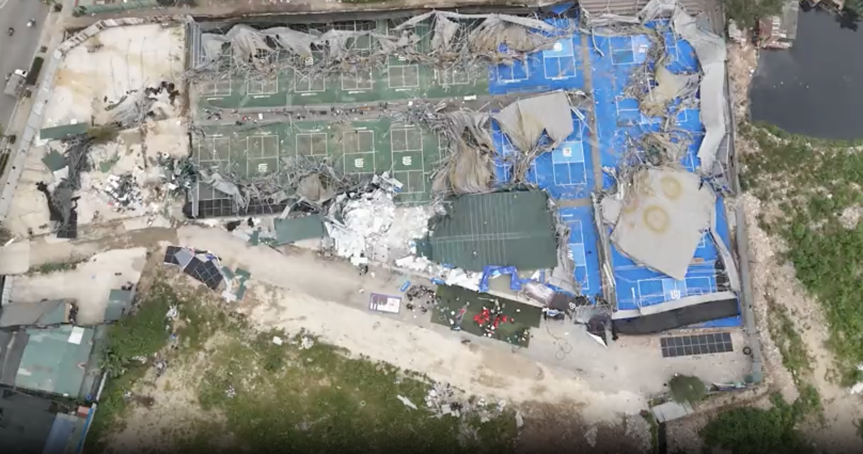 Cưỡng chế tháo dỡ cụm 22 sân pickleball lớn nhất Hà Nội